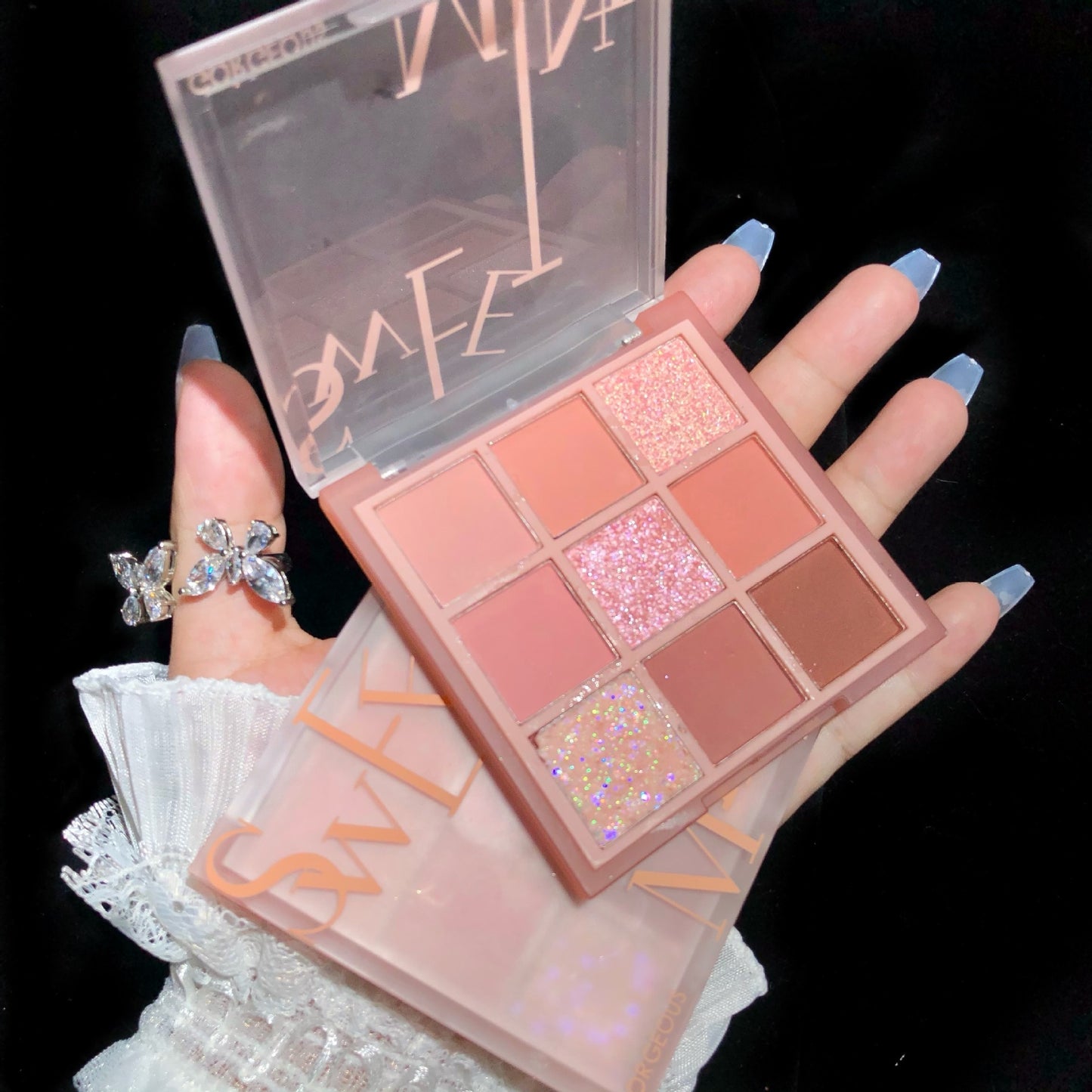 9 色裸色眼影彩妆盘